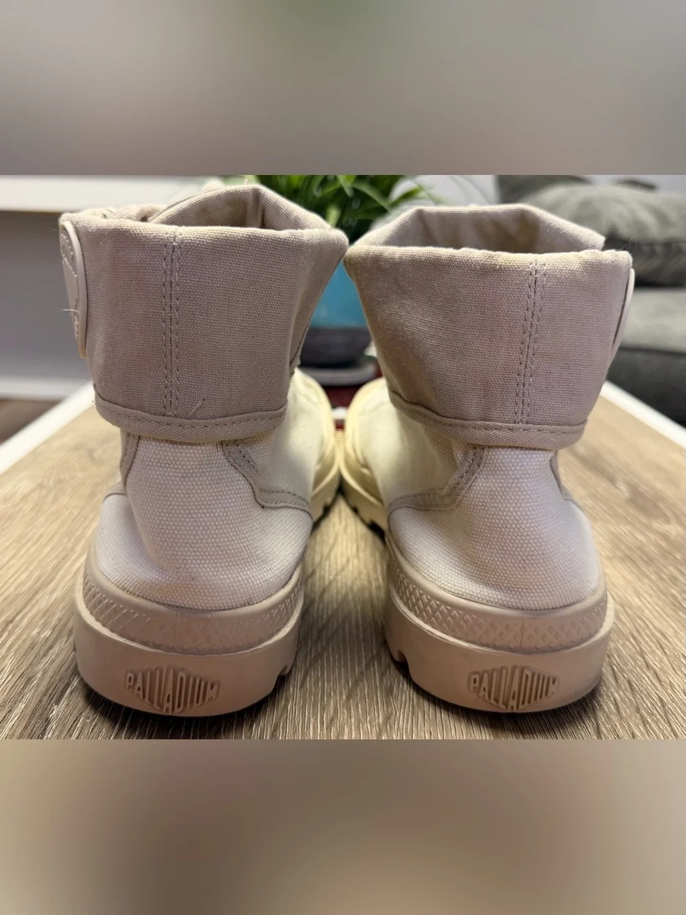 Palladium Unisex Baggy Canvas Boots Off White Off-White Men's 9 Women's 10.5